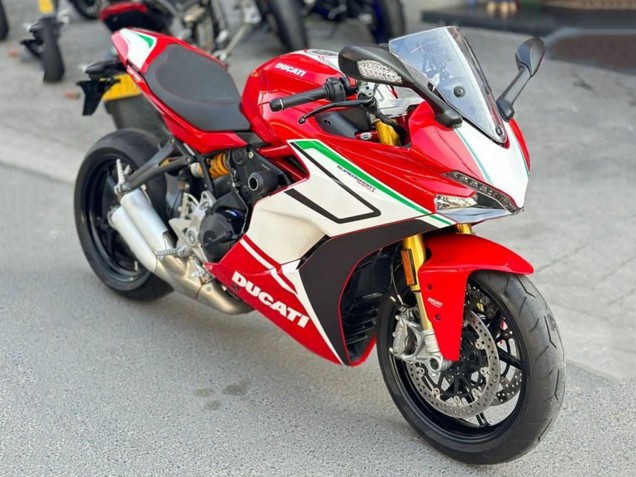 2017-2022 Ducati Supersport 939/939S Motorcycle Fairings - Red White Green Stripe Canada