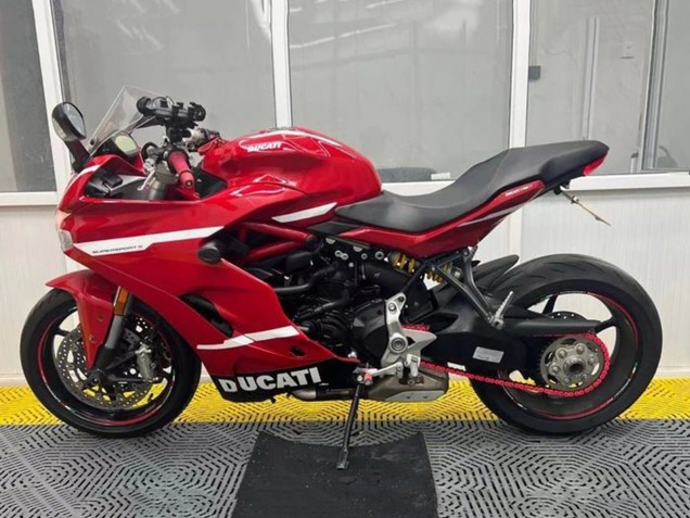2017-2022 Ducati Supersport 939/939S Motorcycle Fairings - Red Black White Stripe Canada