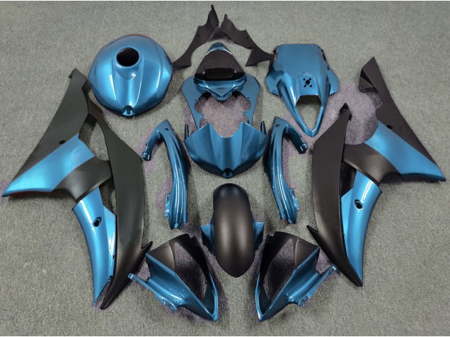 08-16 Electric Blue and Matte Black R6 Fairings