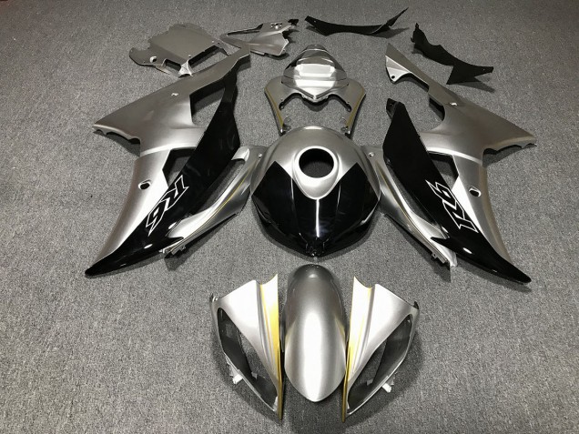 08-16 Silver and Black Custom R6 Fairings